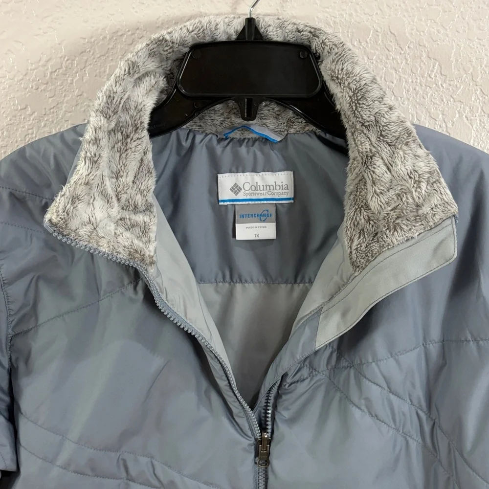 Columbia Maroon Hooded Jacket - Picture 9 of 17